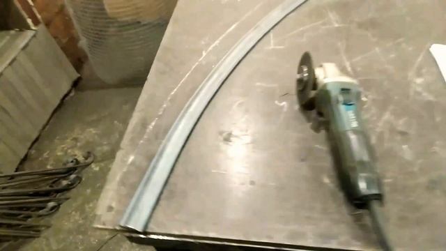 ХОЛОДНАЯ КОВКА Загиб кованого поручня вручную без станков и нагрева АНТИКОВКА смотреть онлайн