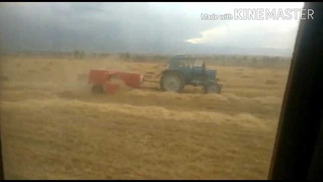 Встреча с мотерым прессом Киргизстан с немецким вязальным арпаратом. Прессуем пшеничную солому. МТЗ смотреть онлайн