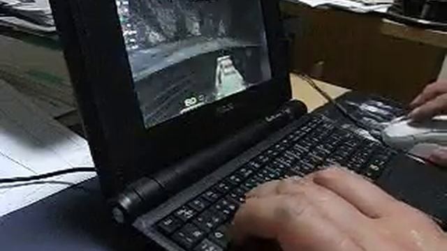 QUAKELIVEがASUS EeePC４Gで動作した。 смотреть онлайн