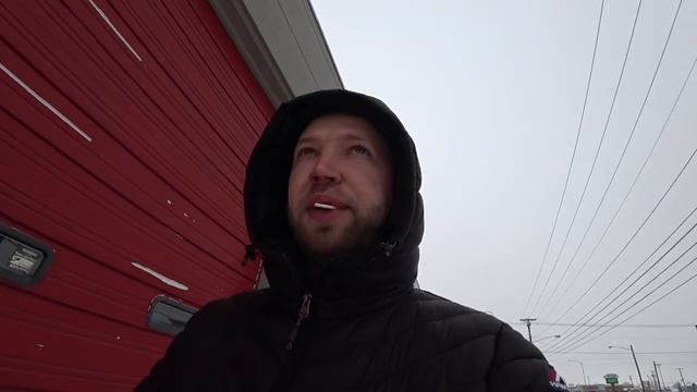 Приключения за $7500. Пробил колесо. Оказался в стрип-клубе. смотреть онлайн