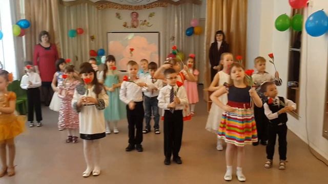 Танец "Пять февральских роз" смотреть онлайн