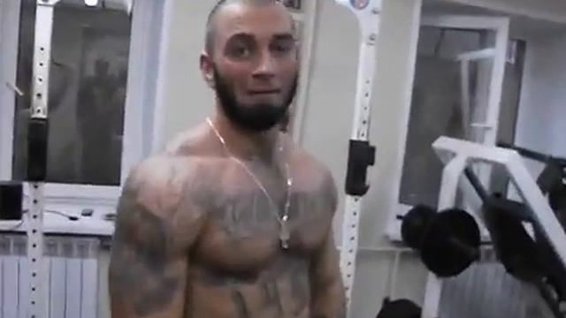 РАСКОЛЬНИКОВ В КАЧАЛКЕ смотреть онлайн