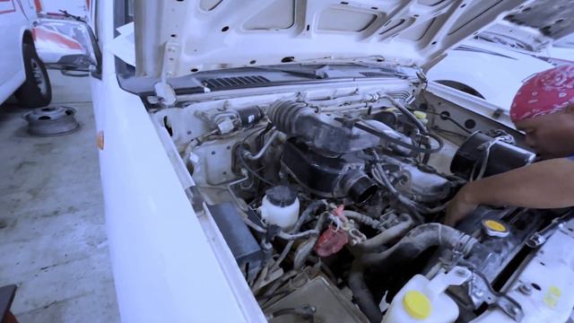 Repairing Car Alternator of my Nissan Pick up смотреть онлайн