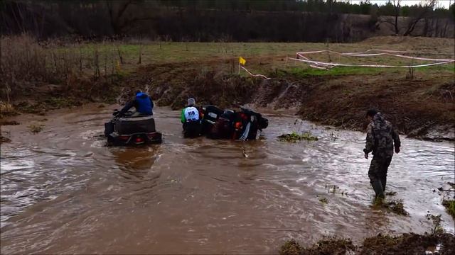 Заезд квадроциклов Yamaha, X8, BRP, и Arctic Cat смотреть онлайн