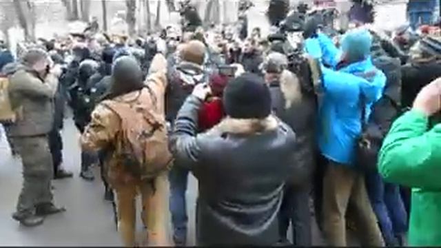 #БолотноеДело Задержания в Москве у Замоскворецкого суда 24 февраля 2014. смотреть онлайн