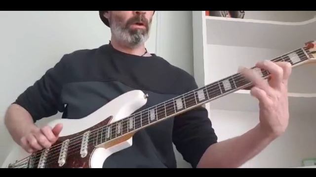 Bass VI Slapping Attempt #2 смотреть онлайн