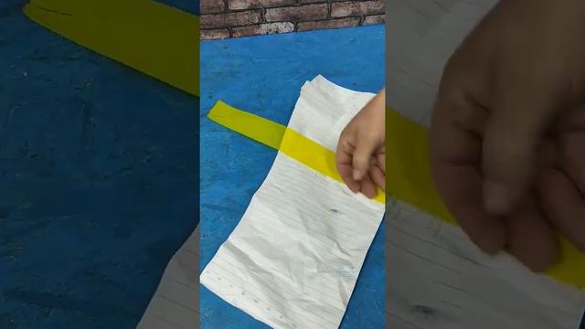 хитрость строителей, как легко снять скотч с любой бумаги и не повредить ее#shorts смотреть онлайн