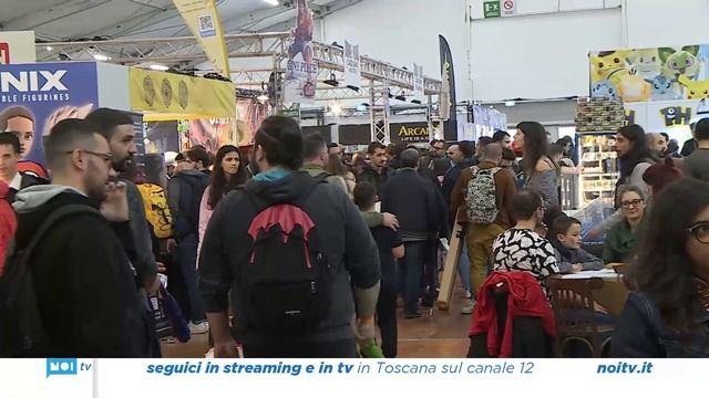 Comics, verso i 300mila biglietti venduti; ed i cosplayer sfidano la pioggia смотреть онлайн