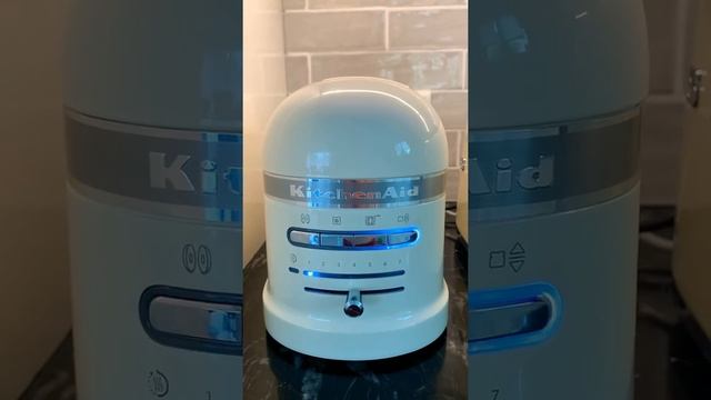 Kitchenaid vs Smeg Toaster test смотреть онлайн