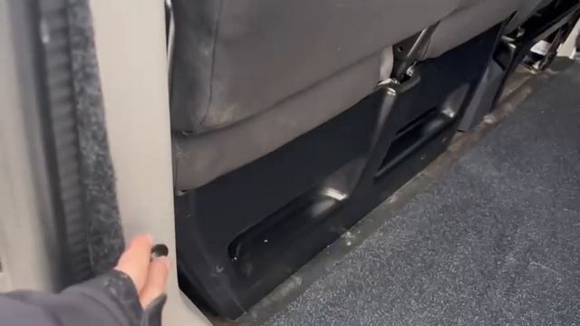 VW TRANSPORTER T6 2.0 TDi Custom Kombi A/C 102 LWB T30 Diesel Manual 6 seater Air con Silver смотреть онлайн