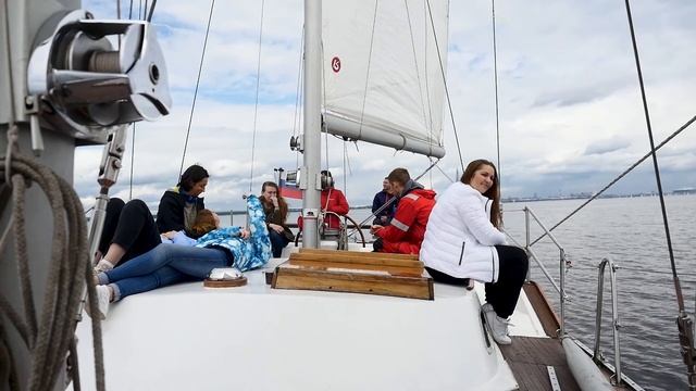 ПРОГУЛКА на ЯХТЕ по финскому заливу | яхтенный сезон СПБ смотреть онлайн