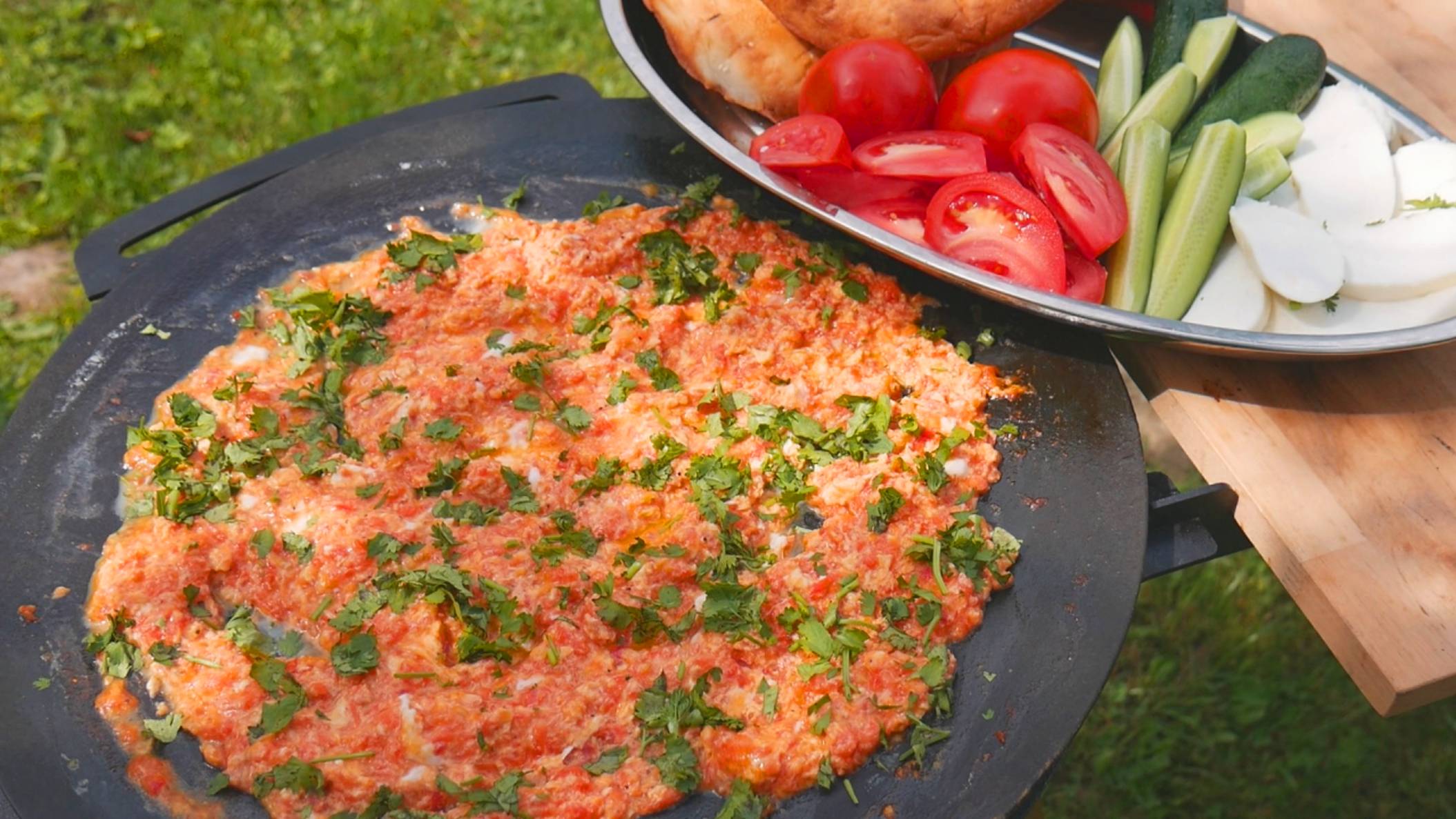 Когда надо бежать на работу - Помидоры Юмурта на завтрак смотреть онлайн