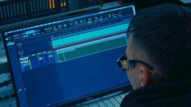 EOS M [ML] ef-m 15-45 [STUDIO] смотреть онлайн