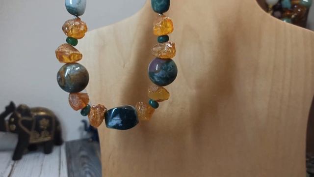 ЯНТАРНОЕ КОЛЬЕ С МОХОВЫМ АГАТОМ ? Авторские бусы Узорочье смотреть онлайн