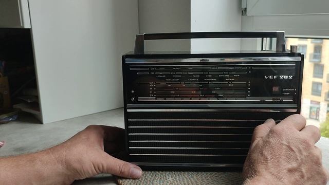 Радиоприемник VEF 202,хороший подарок Юбиляру. смотреть онлайн