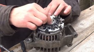Снятие модуля реле регулятора с генератора Форд фокус 2 100л с  1 6