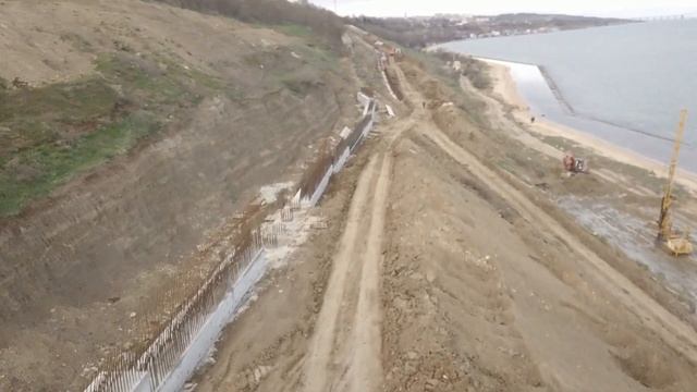 Работы по укрепления берега. Реконструкция Бульвара Пионеров. ( апрель ) смотреть онлайн