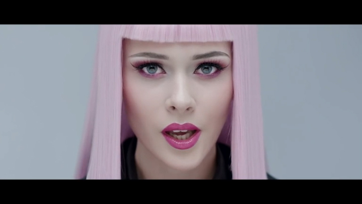 THE HARDKISS feat KAZAKY - Strange Moves (official) смотреть онлайн