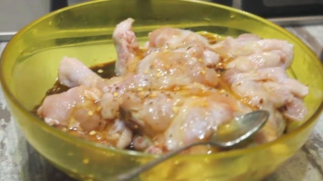 Крылышки в медово-соевом соусе!!! Очень просто и очень вкусно! смотреть онлайн