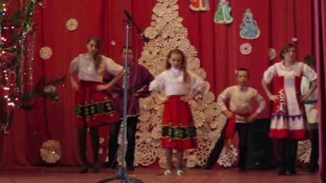 Зажигательный танец на Новый год смотреть онлайн