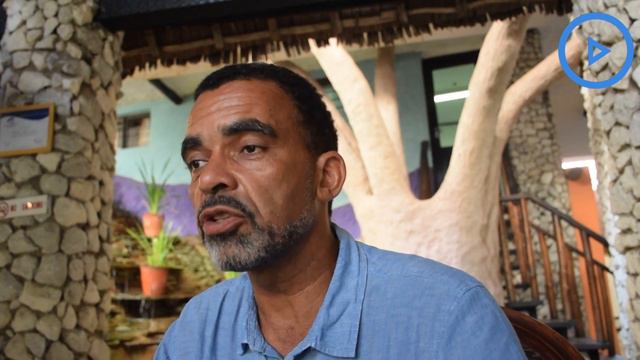Dr Obura speaks on the advantages of the Coral reefs to the Coastal stretch of Kenya смотреть онлайн