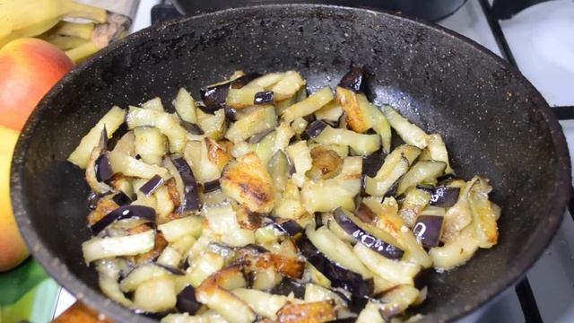 Салат, простой в приготовлении и изумительно вкусный. Готовится по быстрому и просто. Вкус манящий! смотреть онлайн
