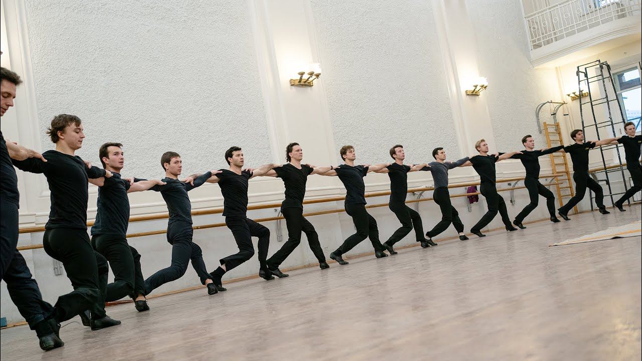 Репетиция программ новогодних концертов. Балет Игоря Моисеева. смотреть онлайн