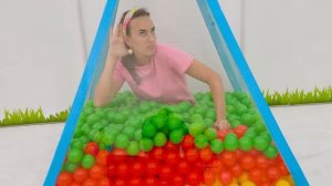 Влад и Ники Куб Челлендж и веселые детские истории с Крисом