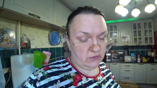 Заготовки из фанеры. Прикатили рулон сена. Воробей не умеет летать. Хорошие веревки. Делаю булочки. смотреть онлайн