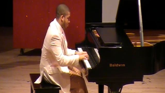 The Conservatory of Piano's 2009 Annual Piano Recital (Robert White) смотреть онлайн