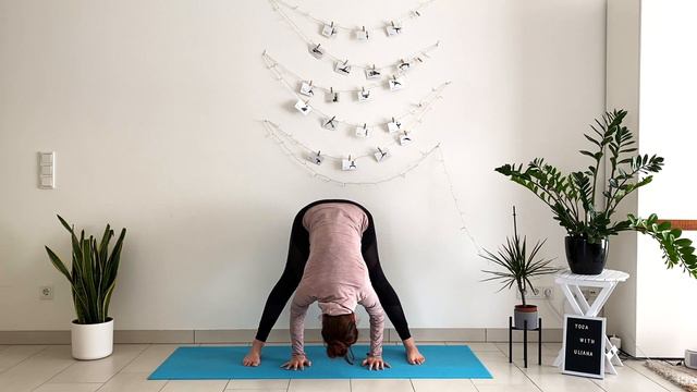 5 MIN STANDING MORNING YOGA STRETCH | Yoga without mat | Yoga with Uliana смотреть онлайн