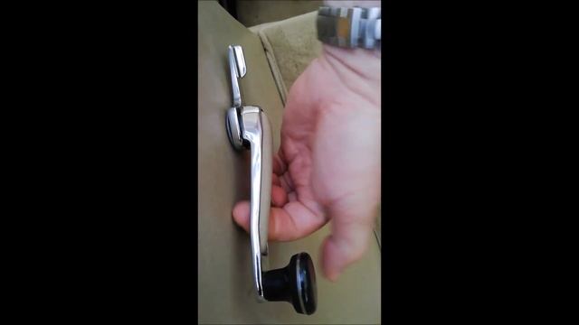 Mercedes Benz SL R107 Cabriokurbel abnehmen, remove soft top crank смотреть онлайн