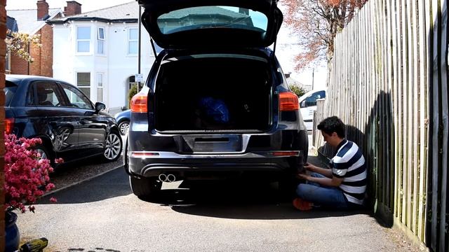 Removal of the rear bumper/fender on a Mk1 Facelift Volkswagen 5N Tiguan R-line. смотреть онлайн