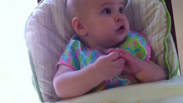 Baby-Led Weaning - Asparagus!!! - TheFunnyrats смотреть онлайн