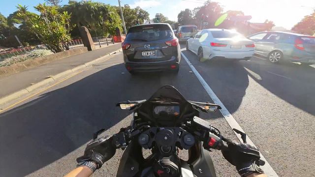 Backroads attempt to beat Tuesday morning traffic in Sydney | 2022 CBR650R смотреть онлайн