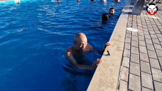 ПЛАВАНИЕ ПОД ВОДОЙ: от бортика до бортика - рукой подать! смотреть онлайн