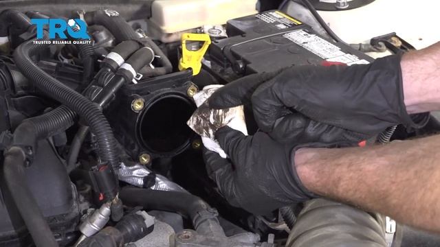 How To Replace Throttle Body Assembly 2006-2012 Ford Fusion смотреть онлайн