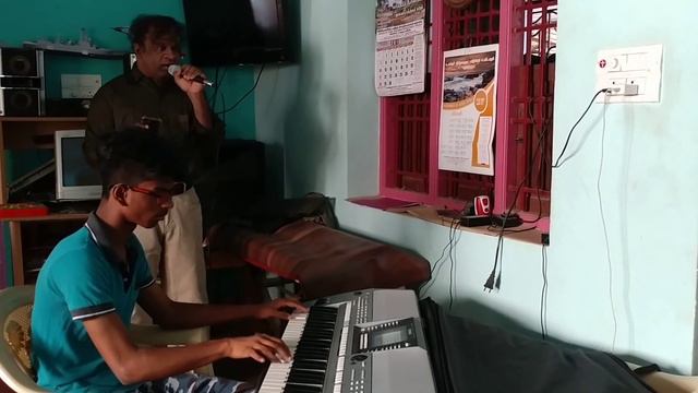 SONG VOCALS WITH SWINGING MODULATIONS & NON DROP CLIMBING ON HIGH NOTES- VUYIRTHEZHUNTHARAE SONG смотреть онлайн
