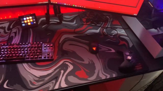 PARALLEL GAMING SETUP TOURS PART 4! смотреть онлайн