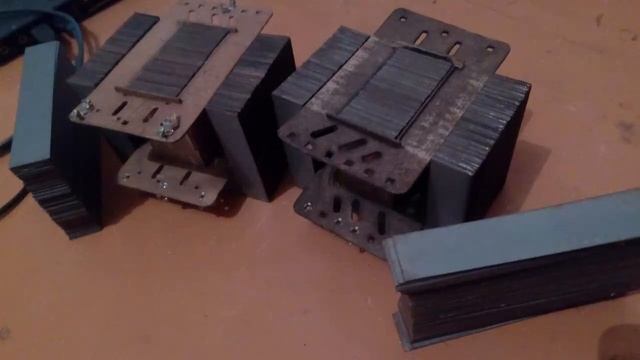 «И для чего это» Как россияне показали американцу странные советские вещи (рассказывает американец) смотреть онлайн