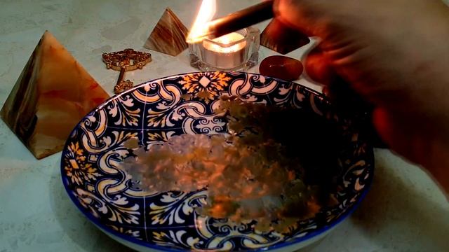 СВЕЧА О ВАЖНОМ И ГЛАВНОМ ДЛЯ ВАС. Гадание на воске. смотреть онлайн