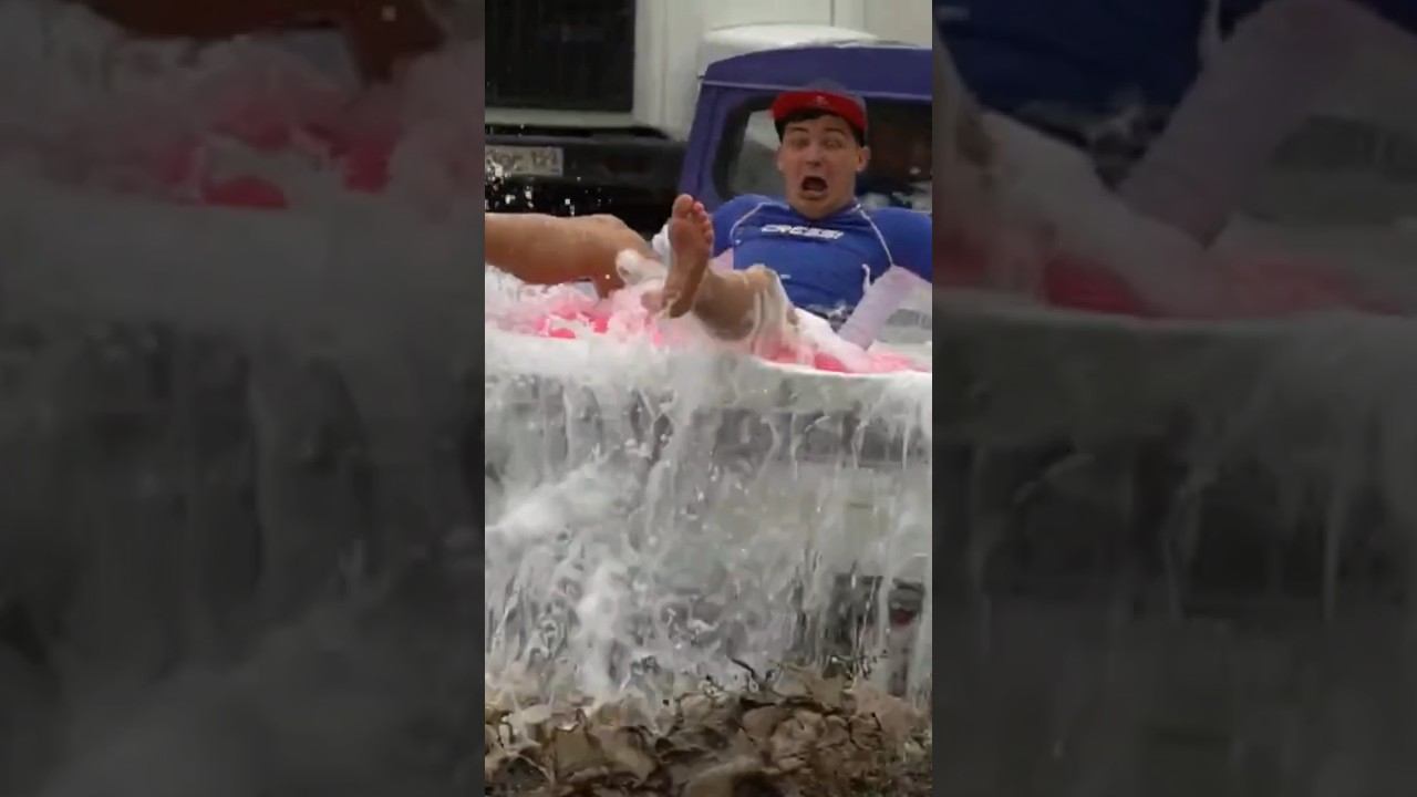 Сделали бассейн внутри машины #авто смотреть онлайн