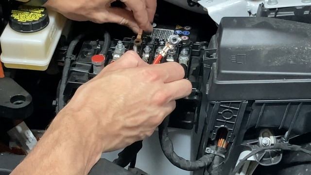 2021 VW ID.4 12V Battery Replacement How-To - Easier than it looks! смотреть онлайн
