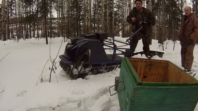 на избу на буране завозим улей для пчел,позже приехал братка на мото собаке!!! смотреть онлайн