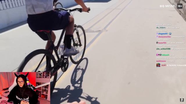 КСЮША СМОТРИТ: Фанат аниме похитил девушку ради "зловещего эксперимента" смотреть онлайн