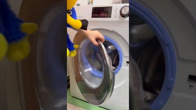 Стираю все игрушки смотреть онлайн