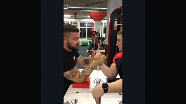 Armwrestling. Несколько советов по технике борьбы на руках смотреть онлайн