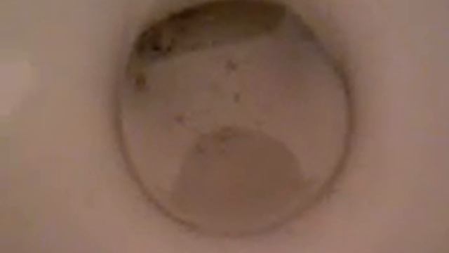 Грязный туалет смотреть онлайн