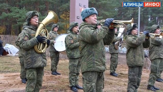 «Катюша» в исполнении военного оркестра смотреть онлайн