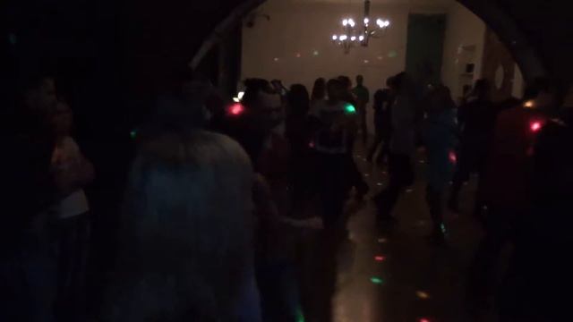 Это энергичный танец)) Общая вечеринка в BAR60 смотреть онлайн